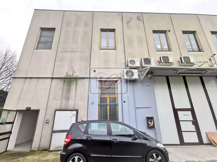 Immagine 2 di Capannone industriale in vendita  in Via Giuseppe di Vittorio a Trezzo Sull'adda