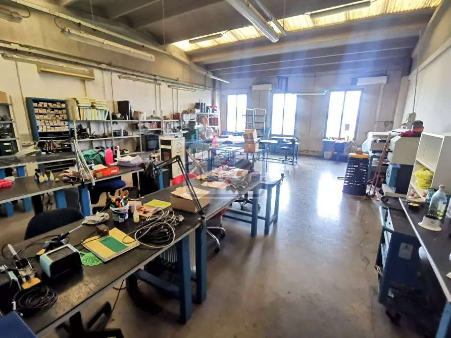 Immagine 13 di Capannone industriale in vendita  in Via Giuseppe di Vittorio a Trezzo Sull'adda