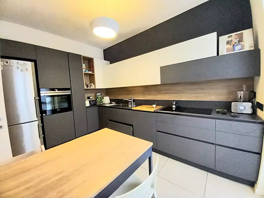 Immagine 13 di Villa in vendita  in va san francesco a Busnago