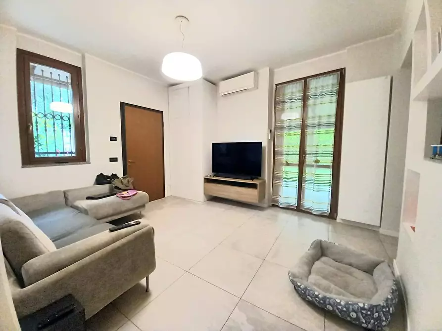 Immagine 12 di Villa in vendita  in va san francesco a Busnago