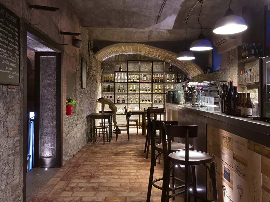 Immagine 11 di Negozio in vendita  in Via Chiuso a Trezzo Sull'adda