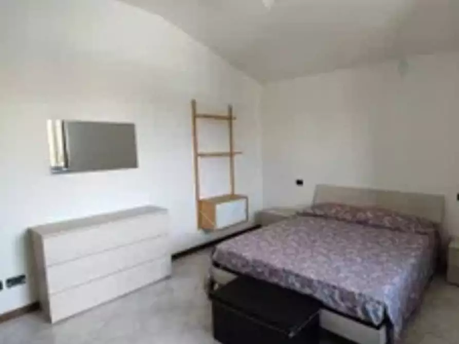 Immagine 13 di Appartamento in vendita  in via vittorio veneto a Bonate Sotto