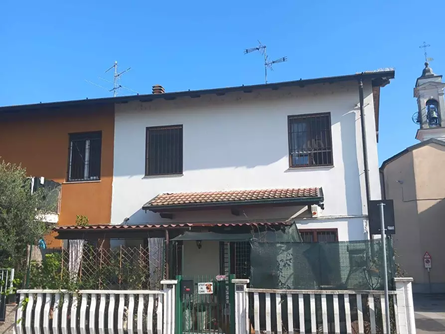 Immagine 3 di Casa indipendente in vendita  a Comazzo