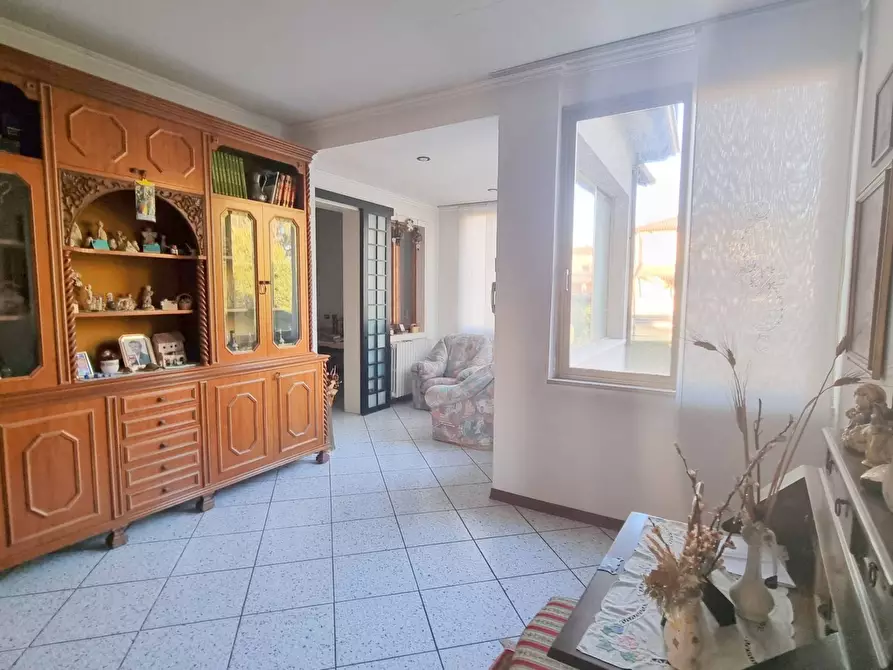 Immagine 6 di Appartamento in vendita  in via puccini a Ponte San Pietro