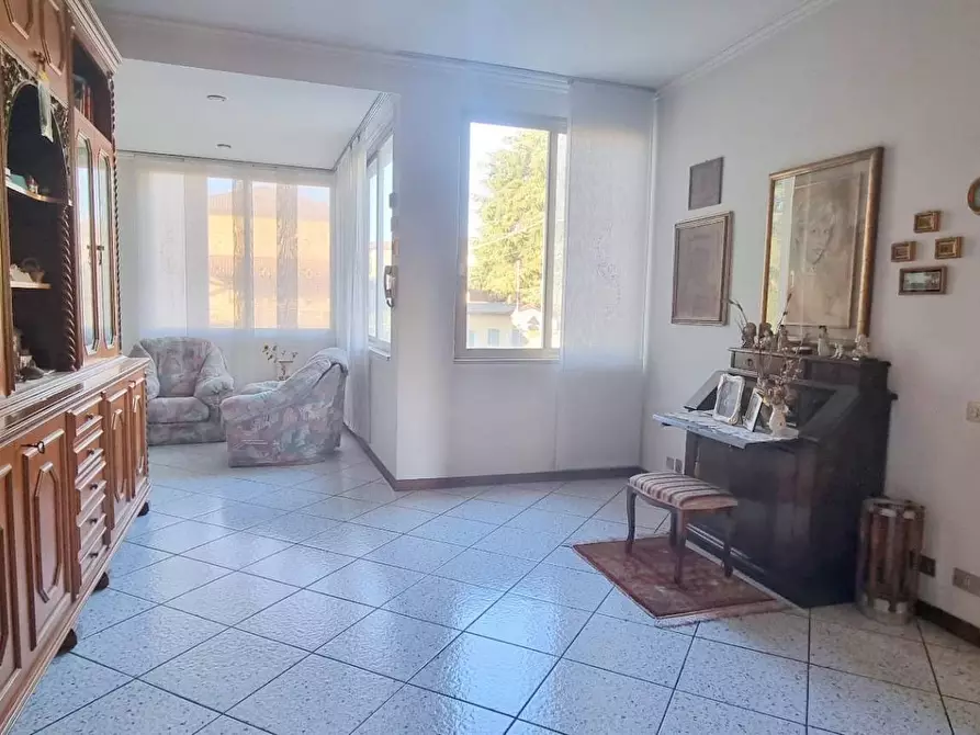 Immagine 7 di Appartamento in vendita  in via puccini a Ponte San Pietro