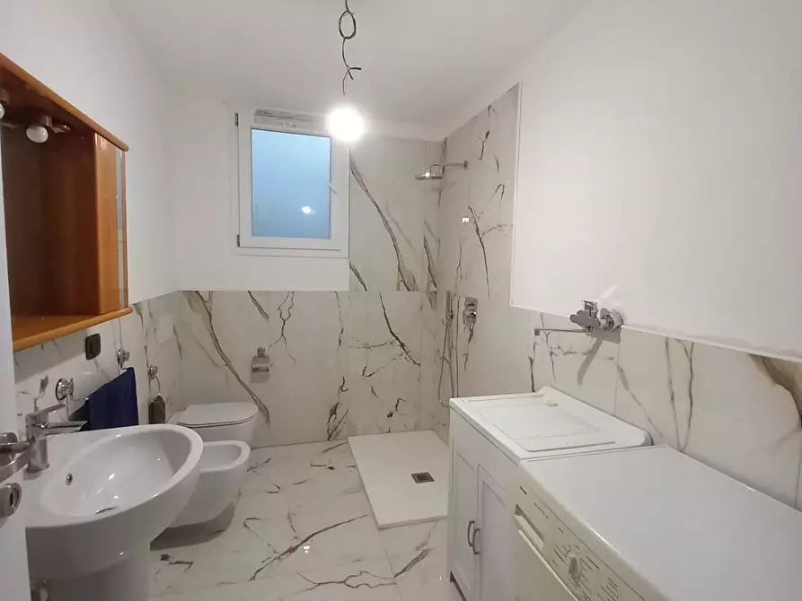 Immagine 27 di Casa bifamiliare in vendita  a Trezzano Rosa