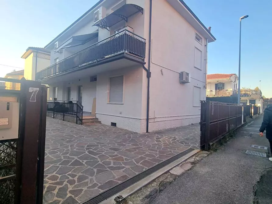 Immagine 1 di Appartamento in vendita  in via san matteo a Capriate San Gervasio
