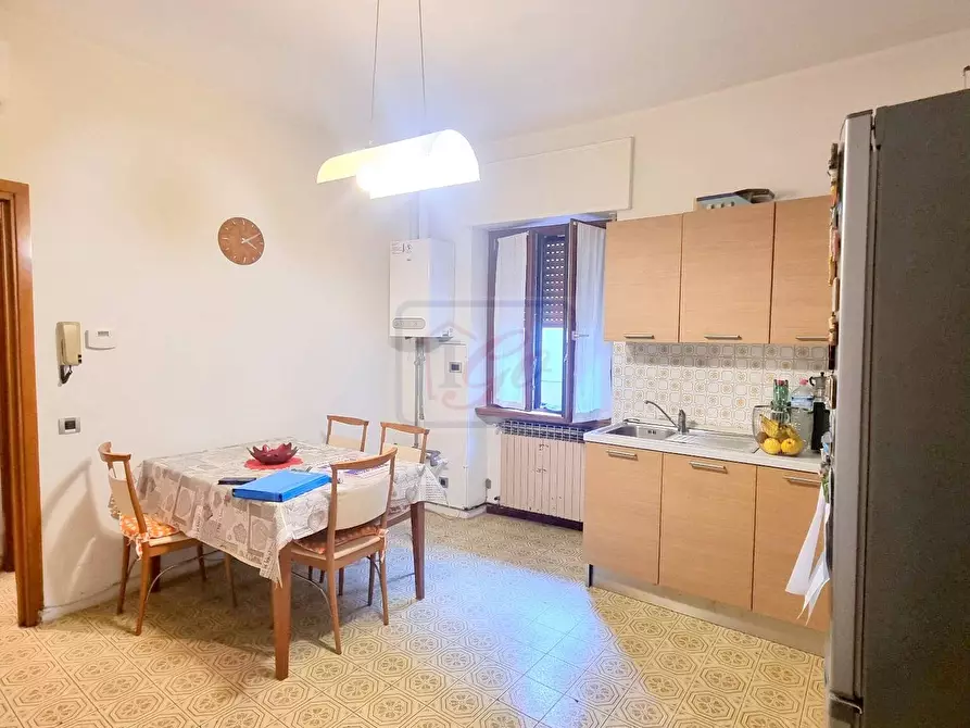 Immagine 8 di Appartamento in vendita  in via gramsci a Trezzo Sull'adda