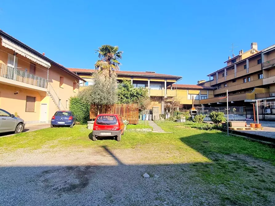 Immagine 22 di Appartamento in vendita  in via gramsci a Trezzo Sull'adda