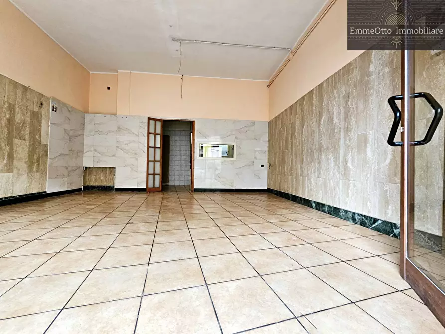 Immagine 4 di Locale commerciale in vendita  in via san Lorenzo a Monserrato