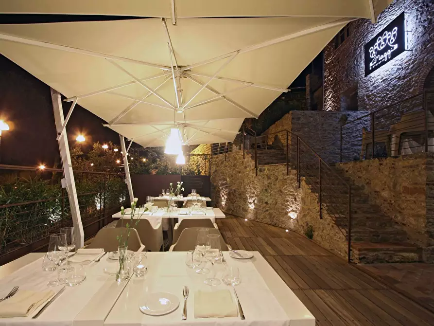 Immagine 8 di Locale commerciale in vendita  a Buti