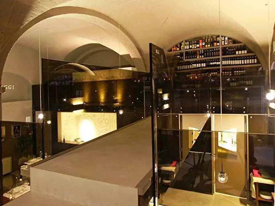 Immagine 9 di Locale commerciale in vendita  a Buti