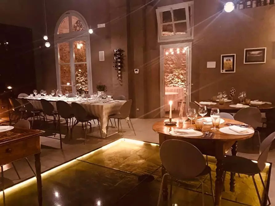 Immagine 17 di Locale commerciale in vendita  a Buti