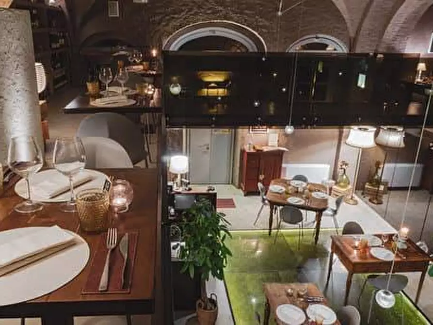 Immagine 18 di Locale commerciale in vendita  a Buti