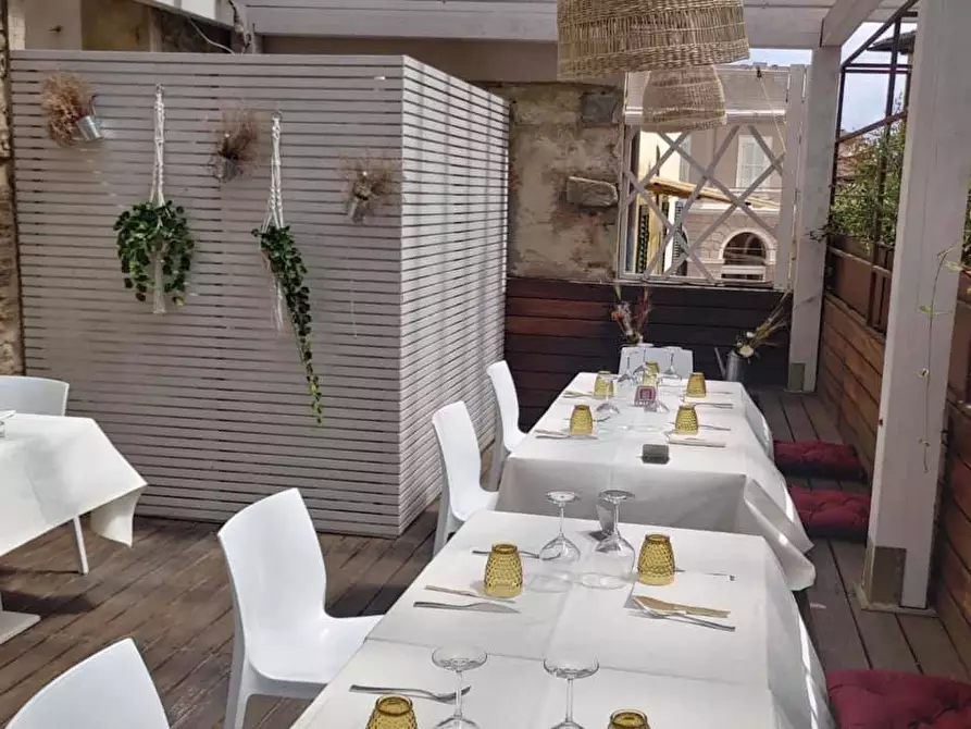 Immagine 26 di Locale commerciale in vendita  a Buti