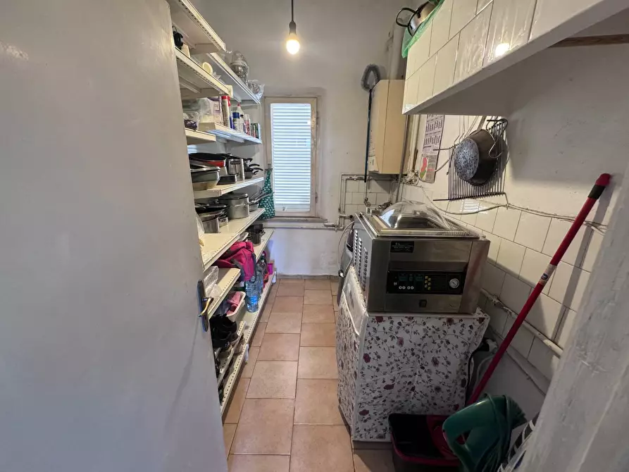 Immagine 9 di Casa indipendente in vendita  a Santa Maria A Monte