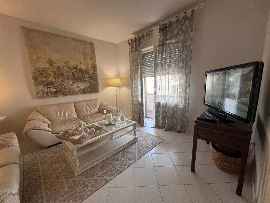 Immagine 21 di Casa indipendente in vendita  a Santa Maria A Monte