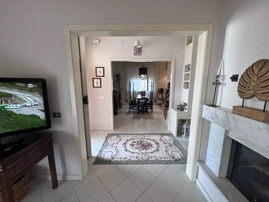 Immagine 24 di Casa indipendente in vendita  a Santa Maria A Monte