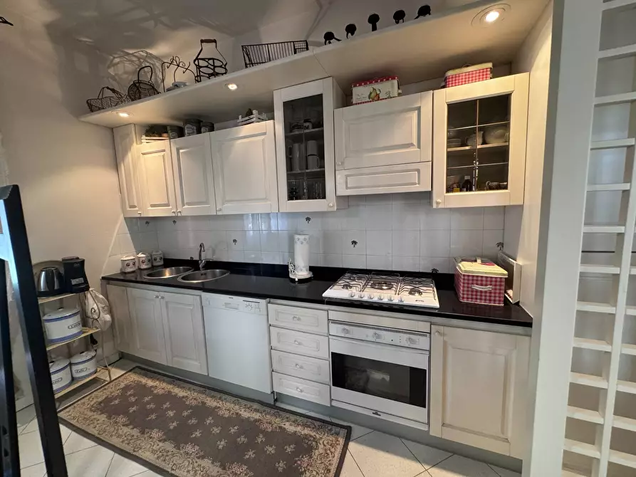 Immagine 28 di Casa indipendente in vendita  a Santa Maria A Monte