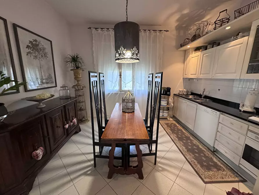 Immagine 26 di Casa indipendente in vendita  a Santa Maria A Monte