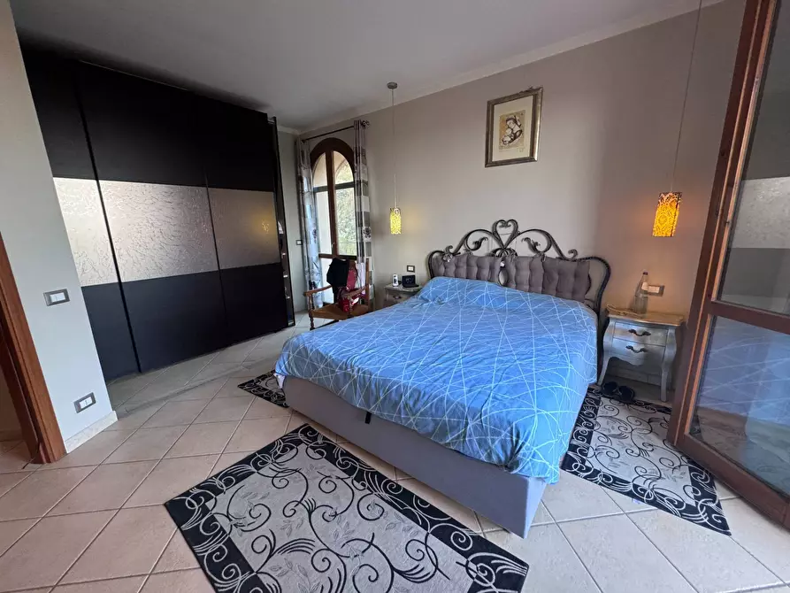 Immagine 10 di Casa indipendente in vendita  a Santa Maria A Monte