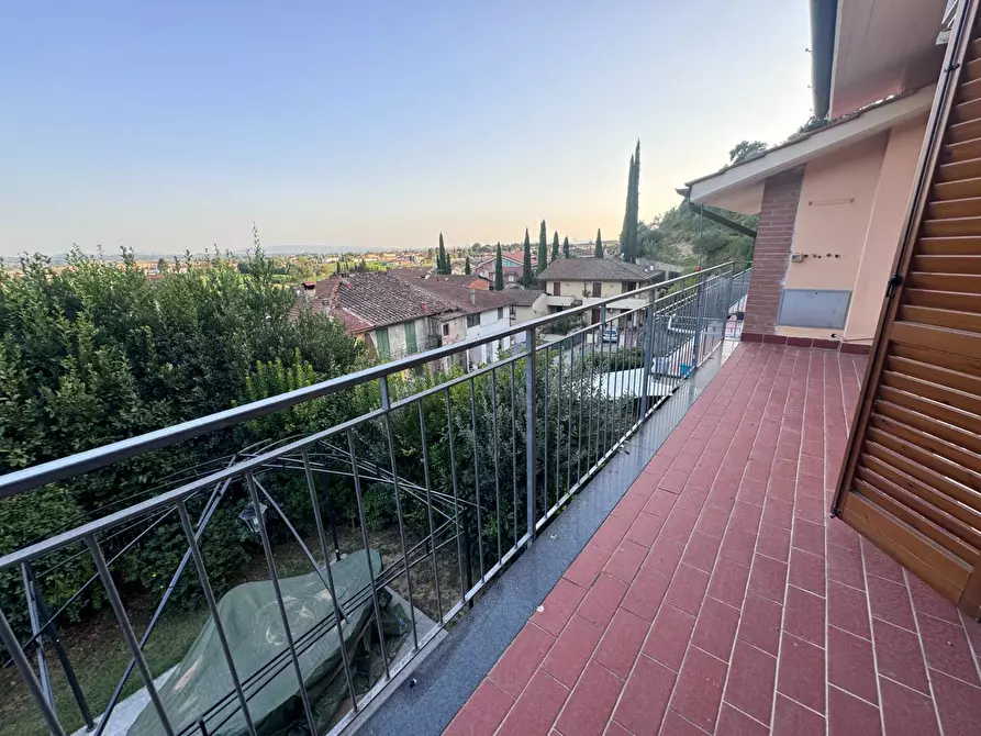 Immagine 13 di Casa indipendente in vendita  a Santa Maria A Monte