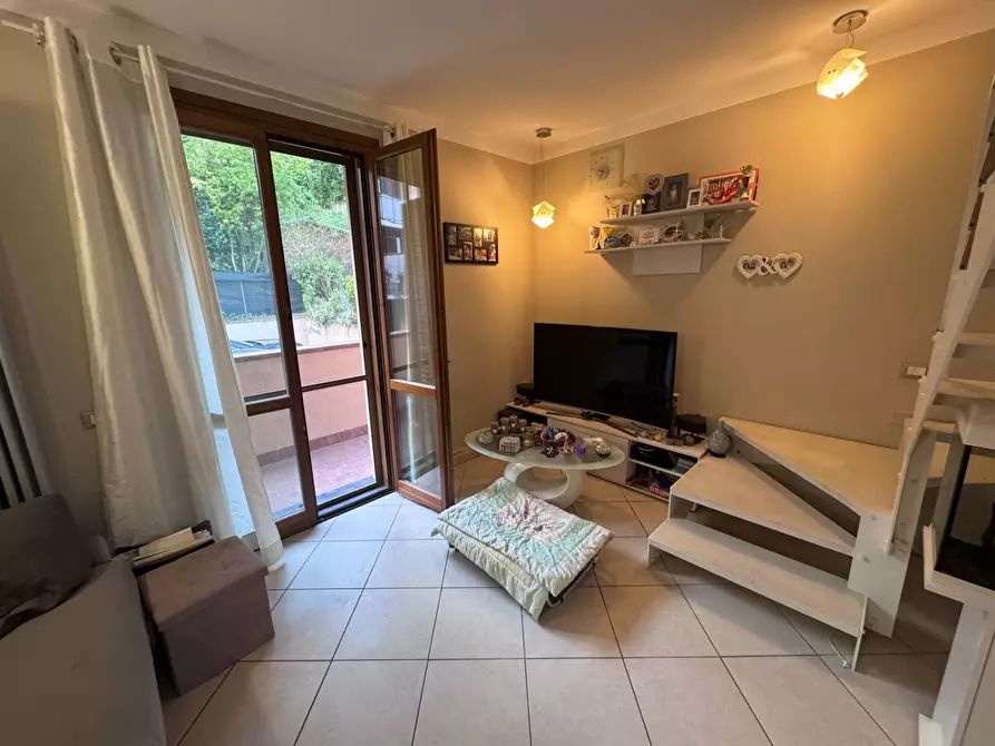 Immagine 19 di Casa indipendente in vendita  a Santa Maria A Monte