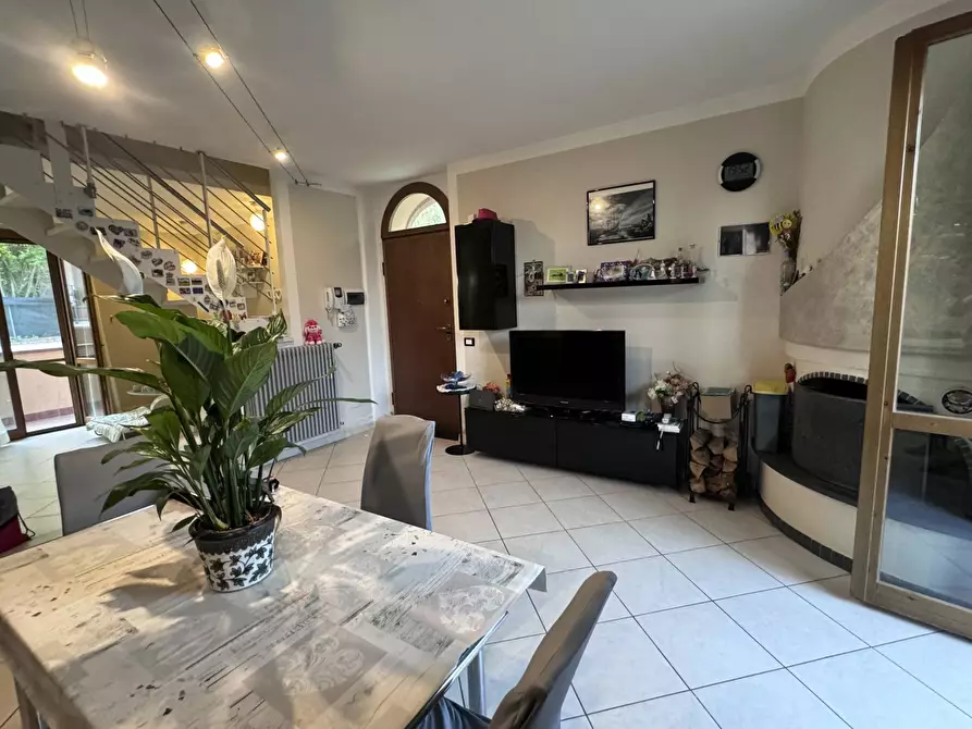 Immagine 26 di Casa indipendente in vendita  a Santa Maria A Monte