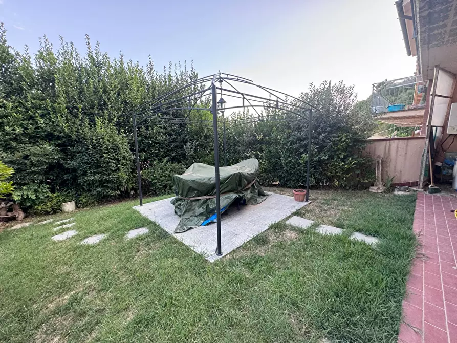 Immagine 28 di Casa indipendente in vendita  a Santa Maria A Monte