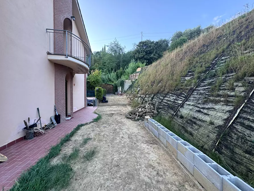 Immagine 29 di Casa indipendente in vendita  a Santa Maria A Monte