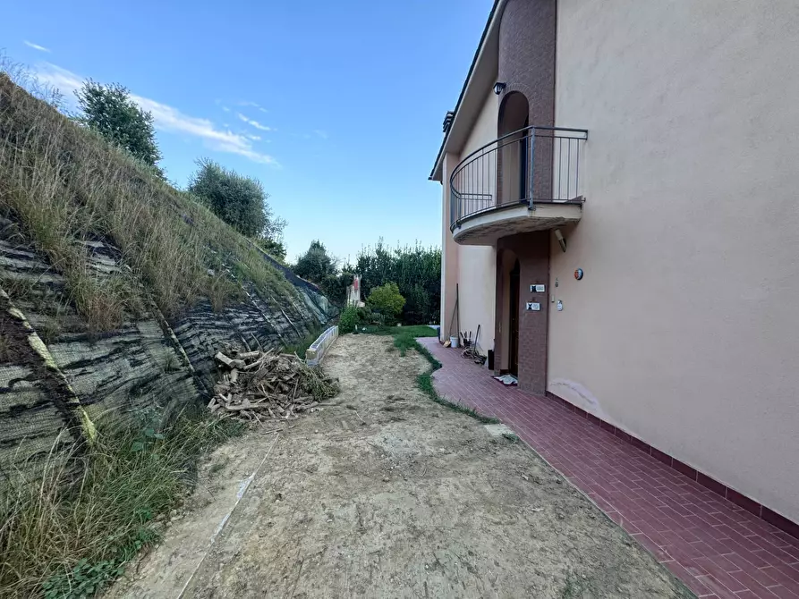 Immagine 30 di Casa indipendente in vendita  a Santa Maria A Monte