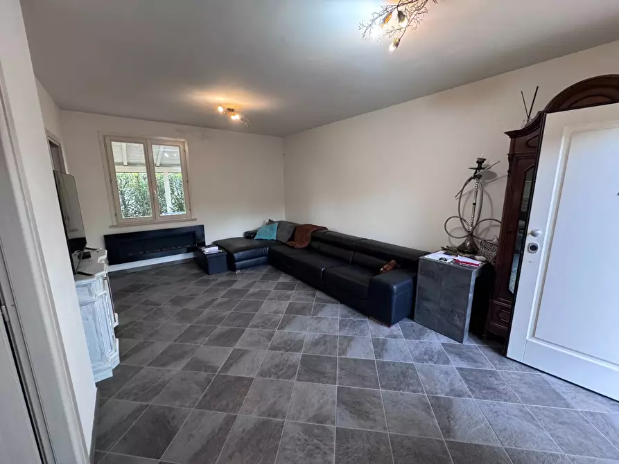 Immagine 2 di Villa in vendita  in VIA FRANCESCA SUD a Santa Maria A Monte