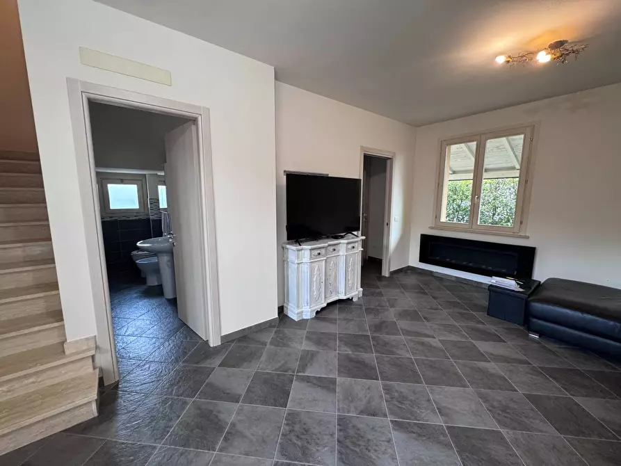 Immagine 6 di Villa in vendita  in VIA FRANCESCA SUD a Santa Maria A Monte