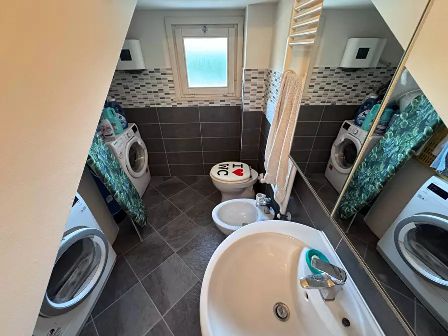 Immagine 8 di Villa in vendita  in VIA FRANCESCA SUD a Santa Maria A Monte