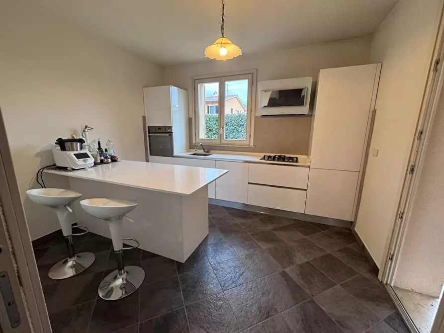 Immagine 11 di Villa in vendita  in VIA FRANCESCA SUD a Santa Maria A Monte