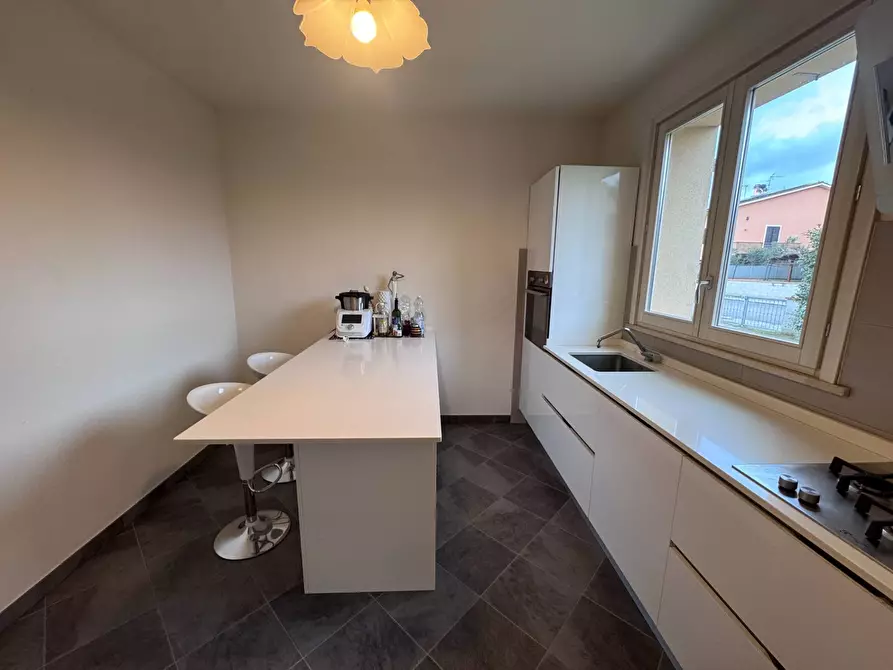 Immagine 13 di Villa in vendita  in VIA FRANCESCA SUD a Santa Maria A Monte