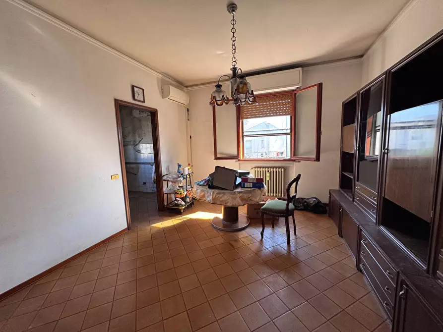 Immagine 8 di Camera in vendita  a Calcinaia