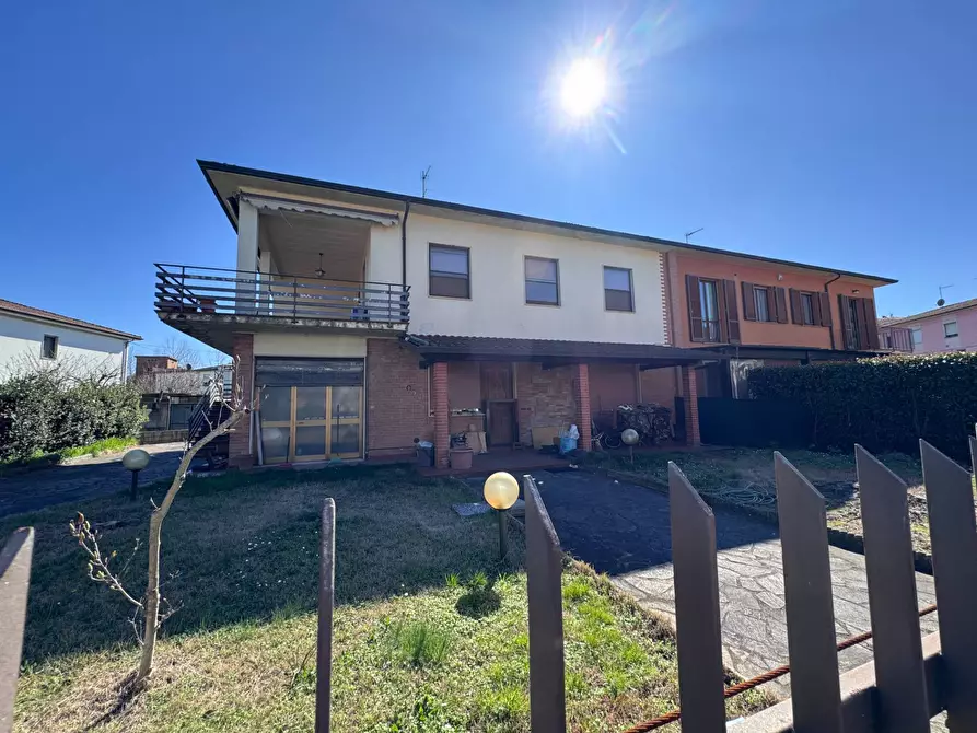 Immagine 28 di Camera in vendita  a Calcinaia