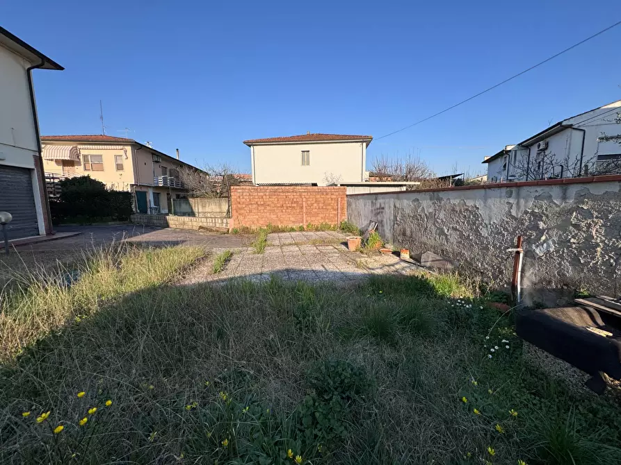 Immagine 25 di Camera in vendita  a Calcinaia