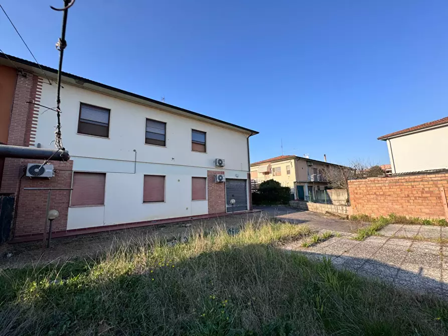 Immagine 26 di Camera in vendita  a Calcinaia