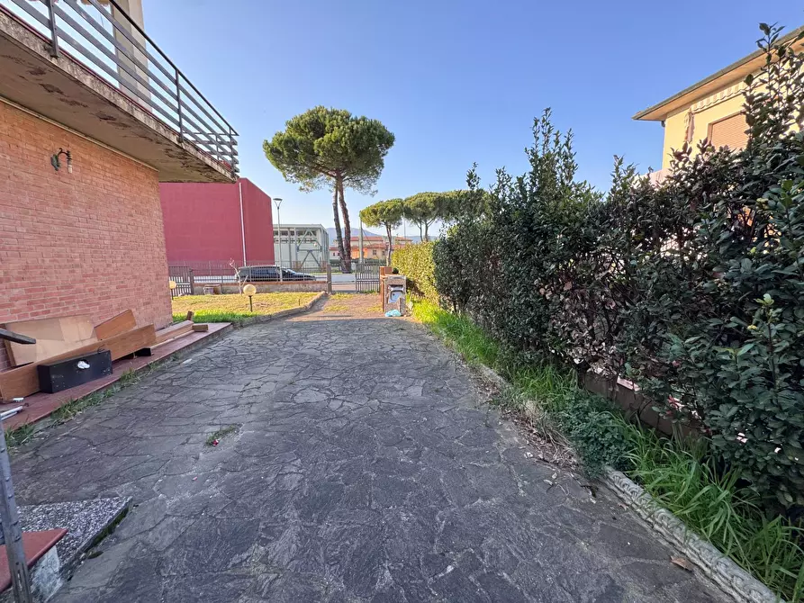 Immagine 21 di Camera in vendita  a Calcinaia