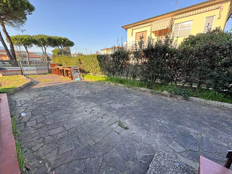 Immagine 22 di Camera in vendita  a Calcinaia