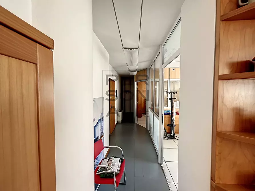 Immagine 5 di Ufficio in vendita  in Via del Brennero a Trento