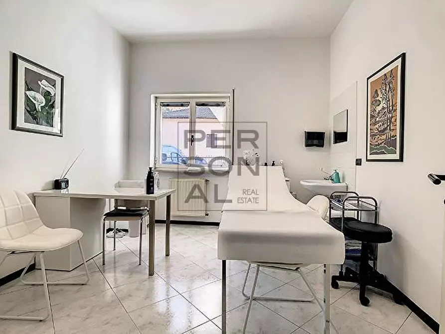 Immagine 10 di Ufficio in vendita  a Mezzolombardo