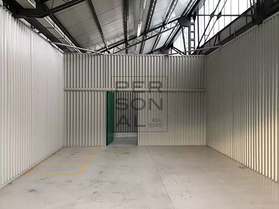 Immagine 3 di Magazzino in affitto  a Trento