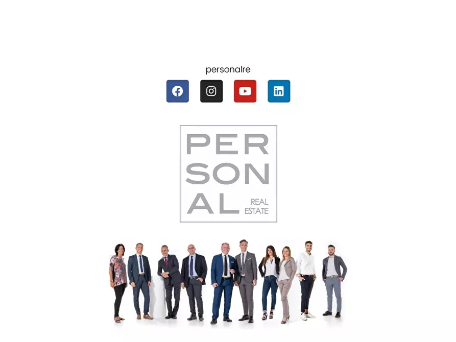 Immagine 2 di Box auto in vendita  a Trento