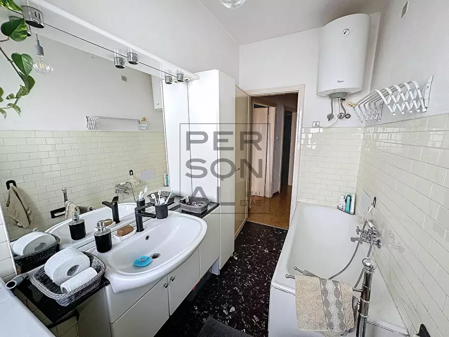 Immagine 22 di Appartamento in vendita  in Piazza Generale Cantore a Trento