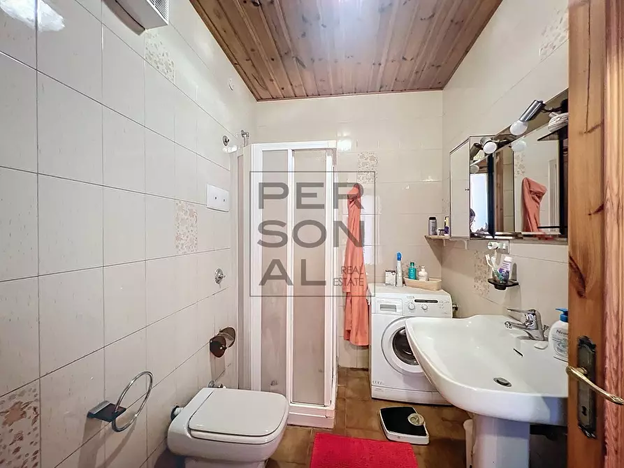 Immagine 11 di Camera in vendita  a Brentonico