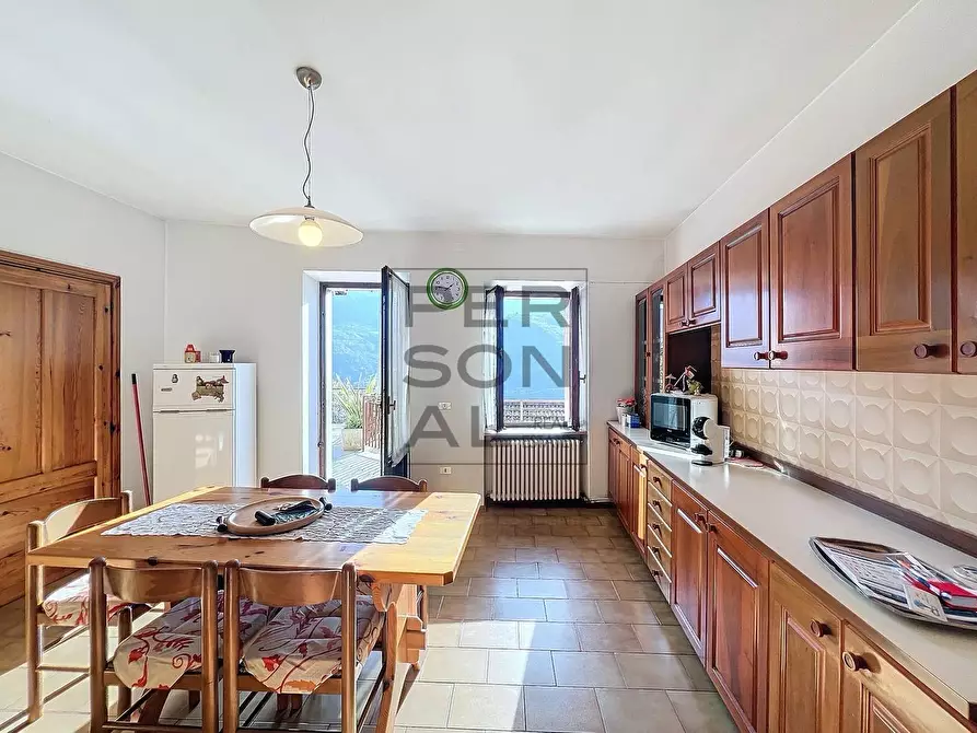 Immagine 12 di Camera in vendita  a Brentonico