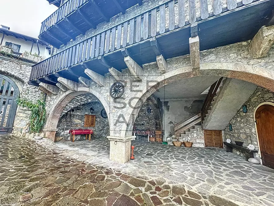 Immagine 3 di Camera in vendita  a Brentonico